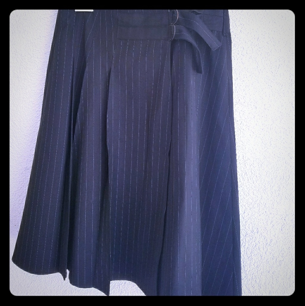 Black A line skirt Pleated